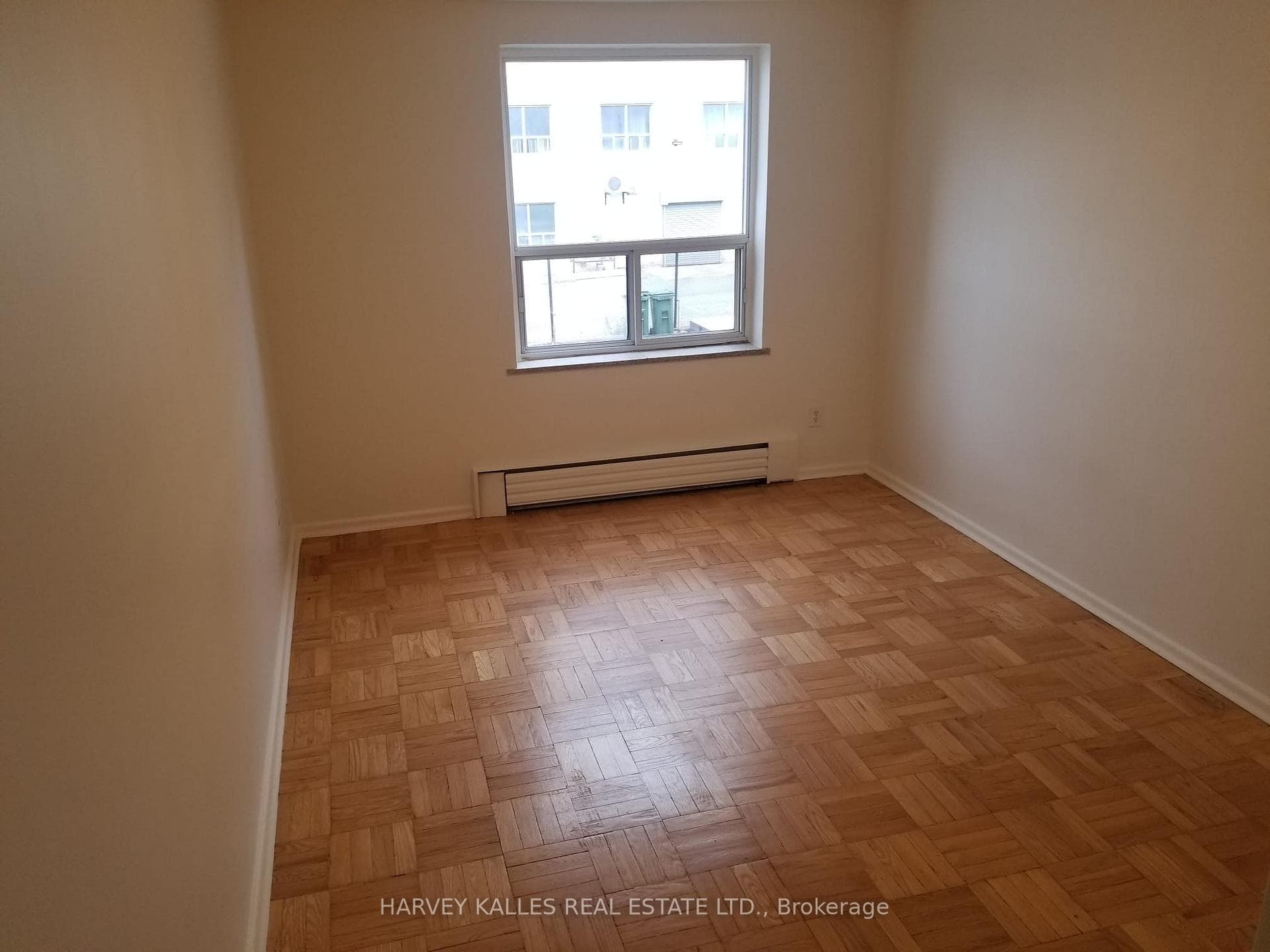 1751 Victoria Park Avenue Unit 205 photo 6