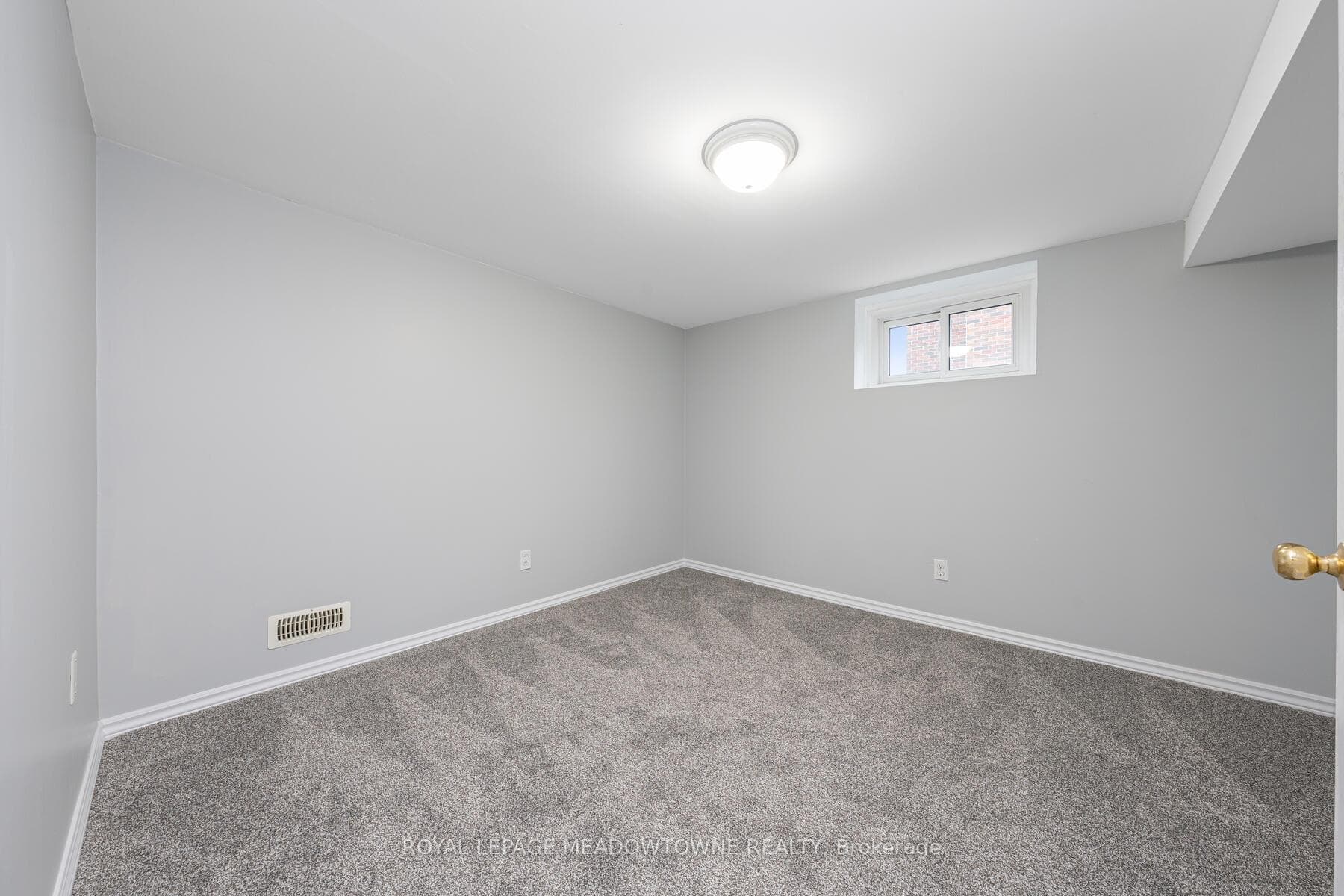 15 Summit Crescent Unit Unit B photo 18