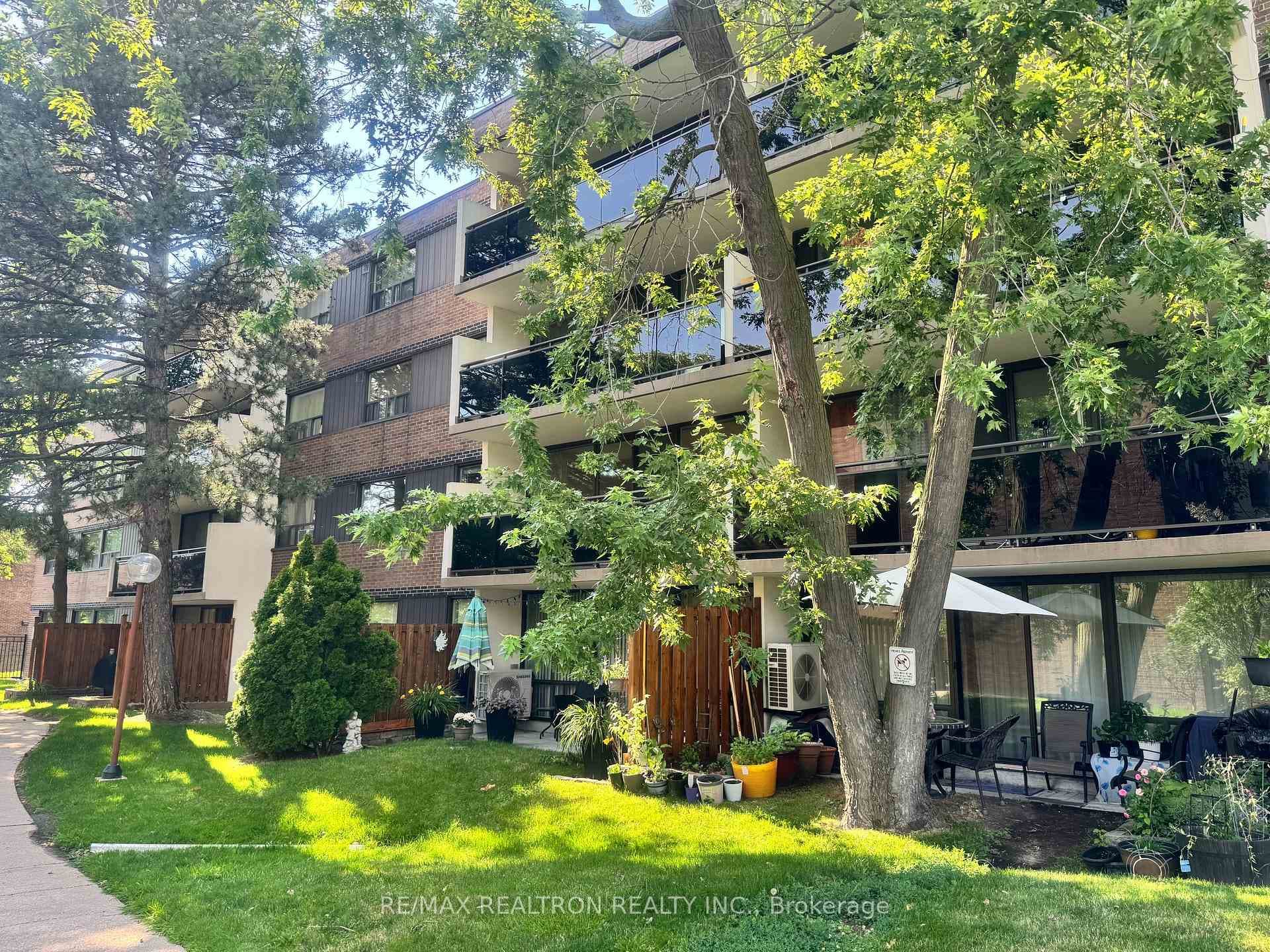 10 Sunrise Avenue Unit 204 photo 1