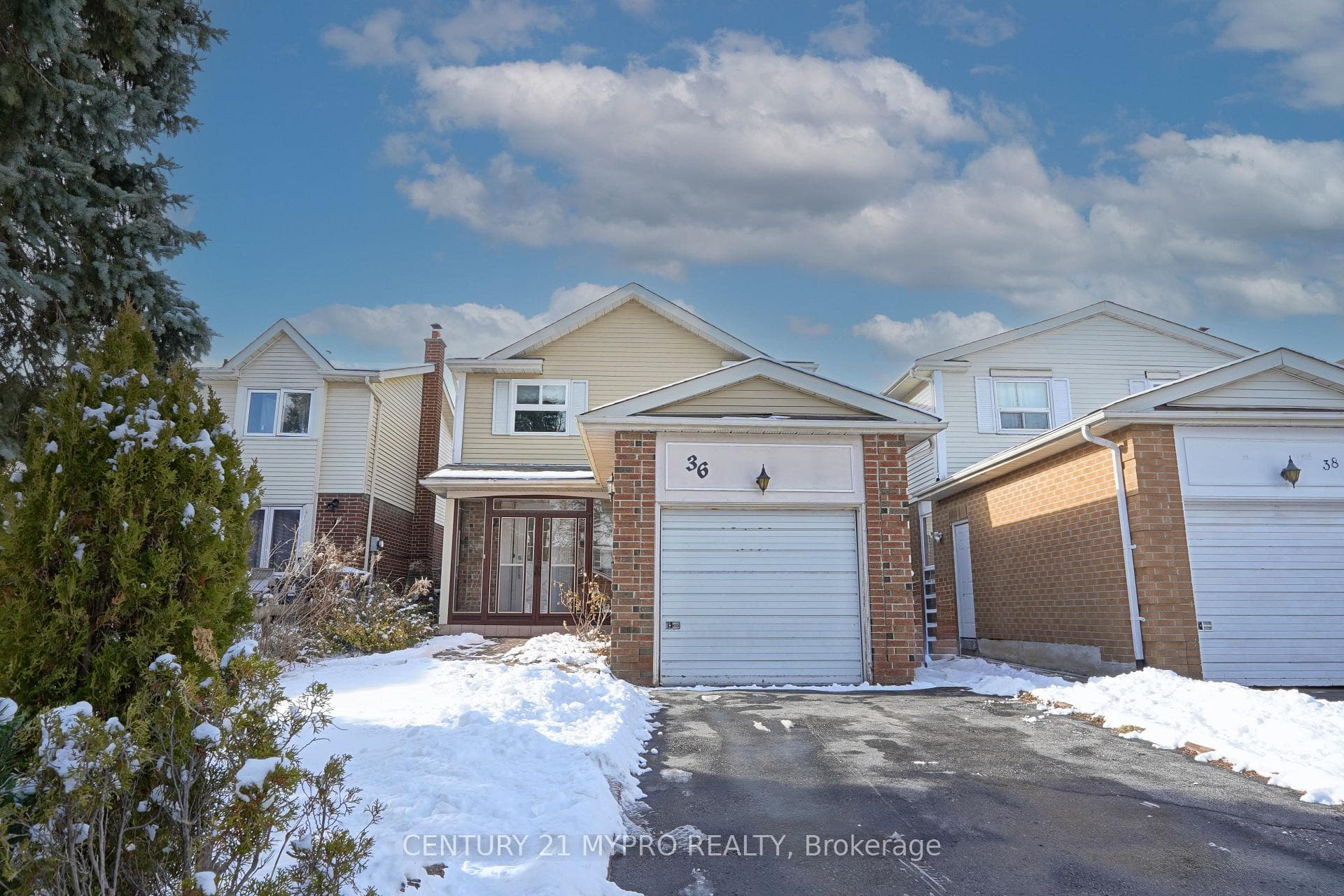 36 Oakhaven Drive photo 1