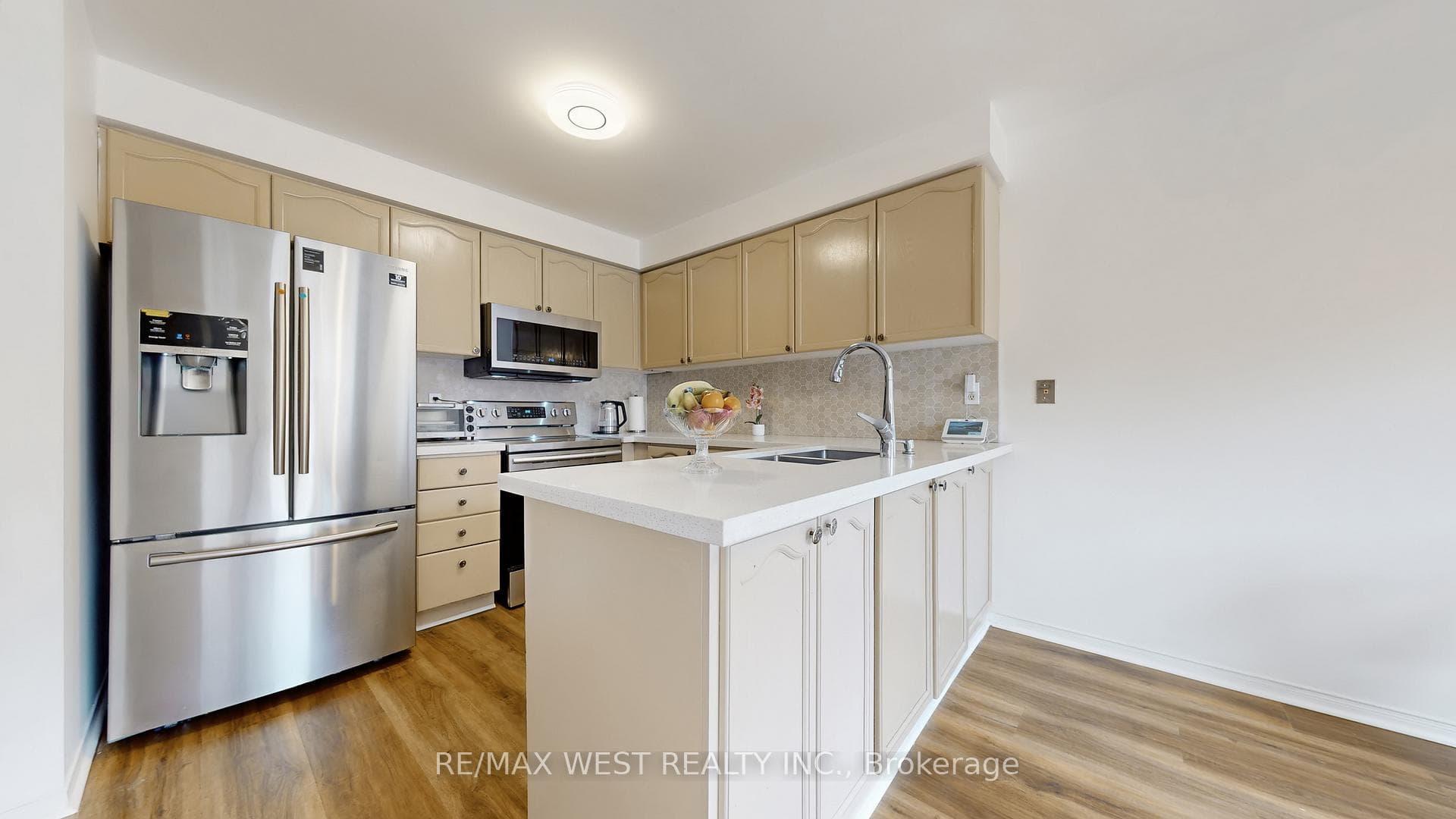 1042 Windsor Hill Boulevard photo 9