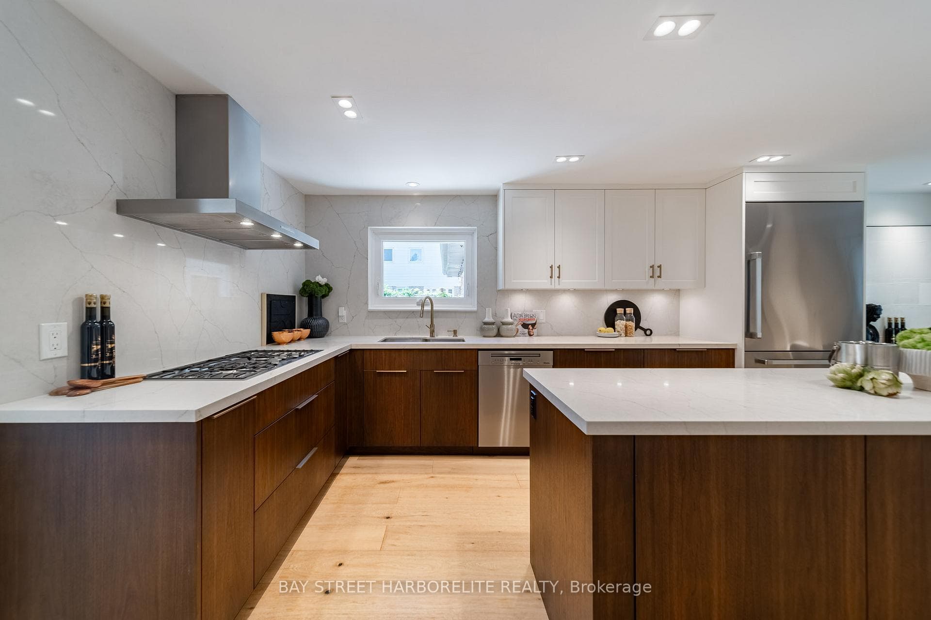 2366 Devon Road photo 9