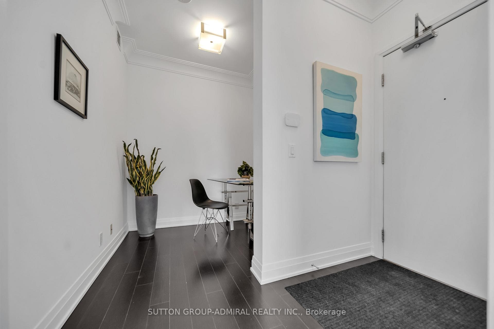 530 St Clair Avenue Unit 807 photo 4