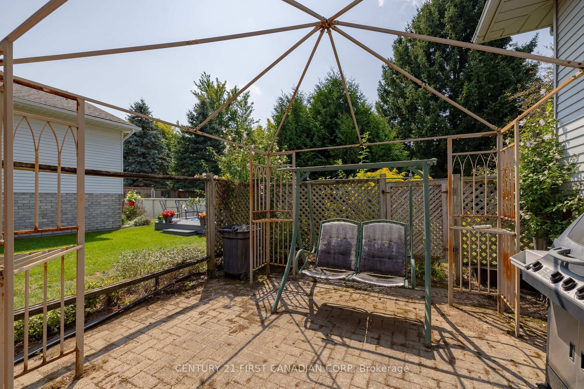 90 Bradley Avenue photo 24