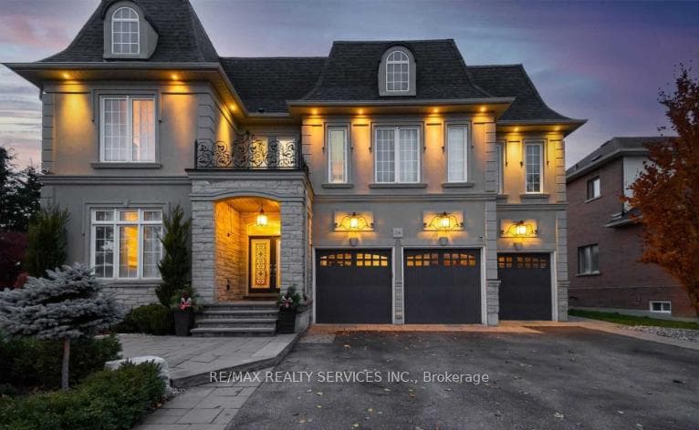 26 Eiffel Boulevard photo 2