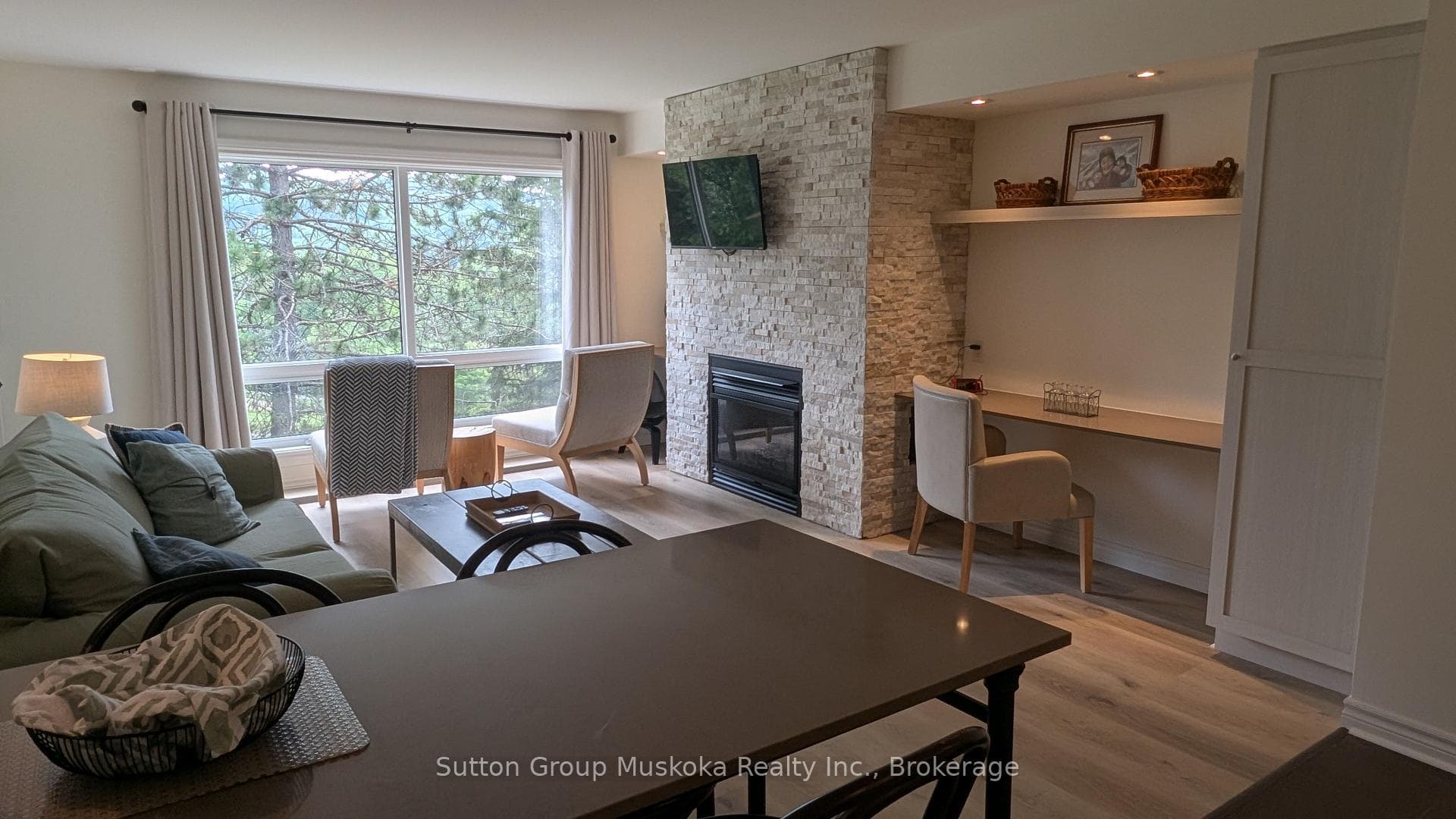52-205 Deerhurst Drive photo 5