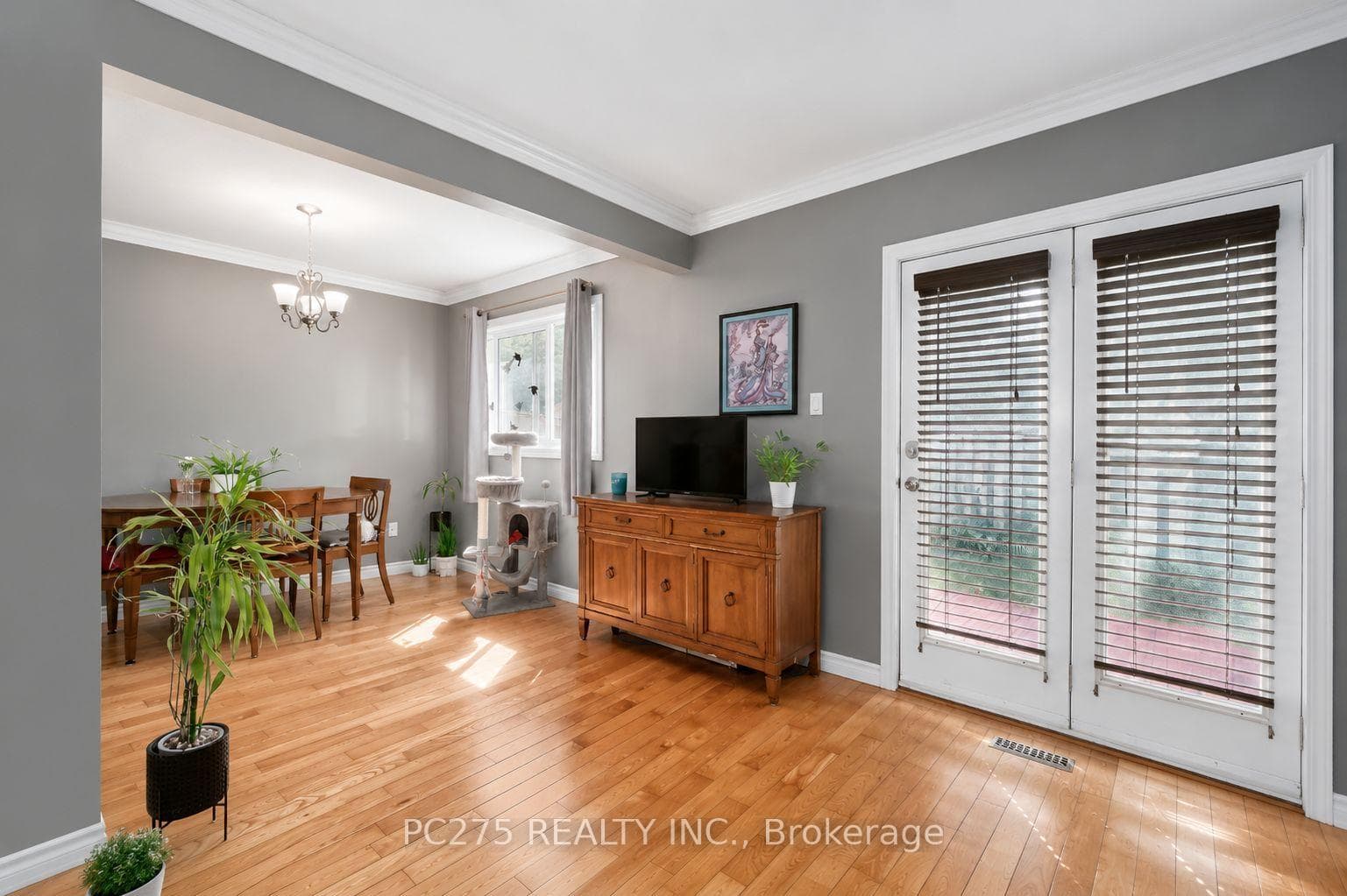 669 Osgoode Drive Unit 15 photo 8