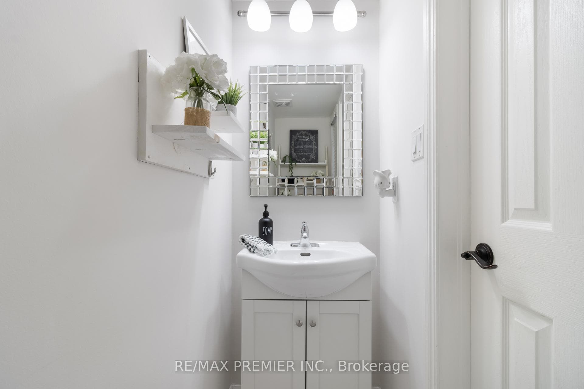 12 Auraglen Street photo 6