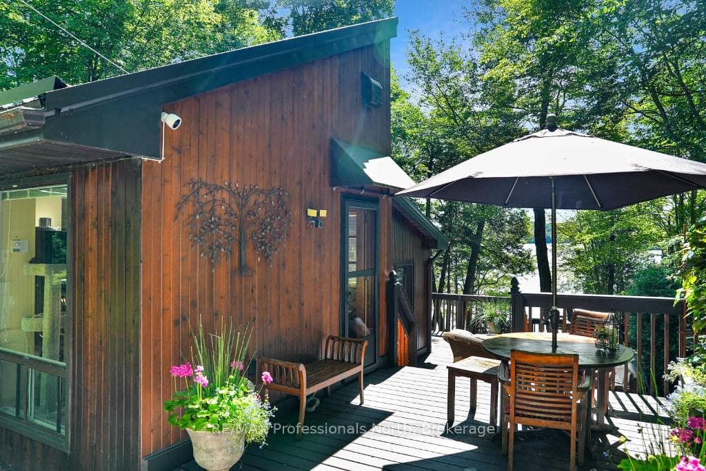 1216 Johnson Bay Road photo 4