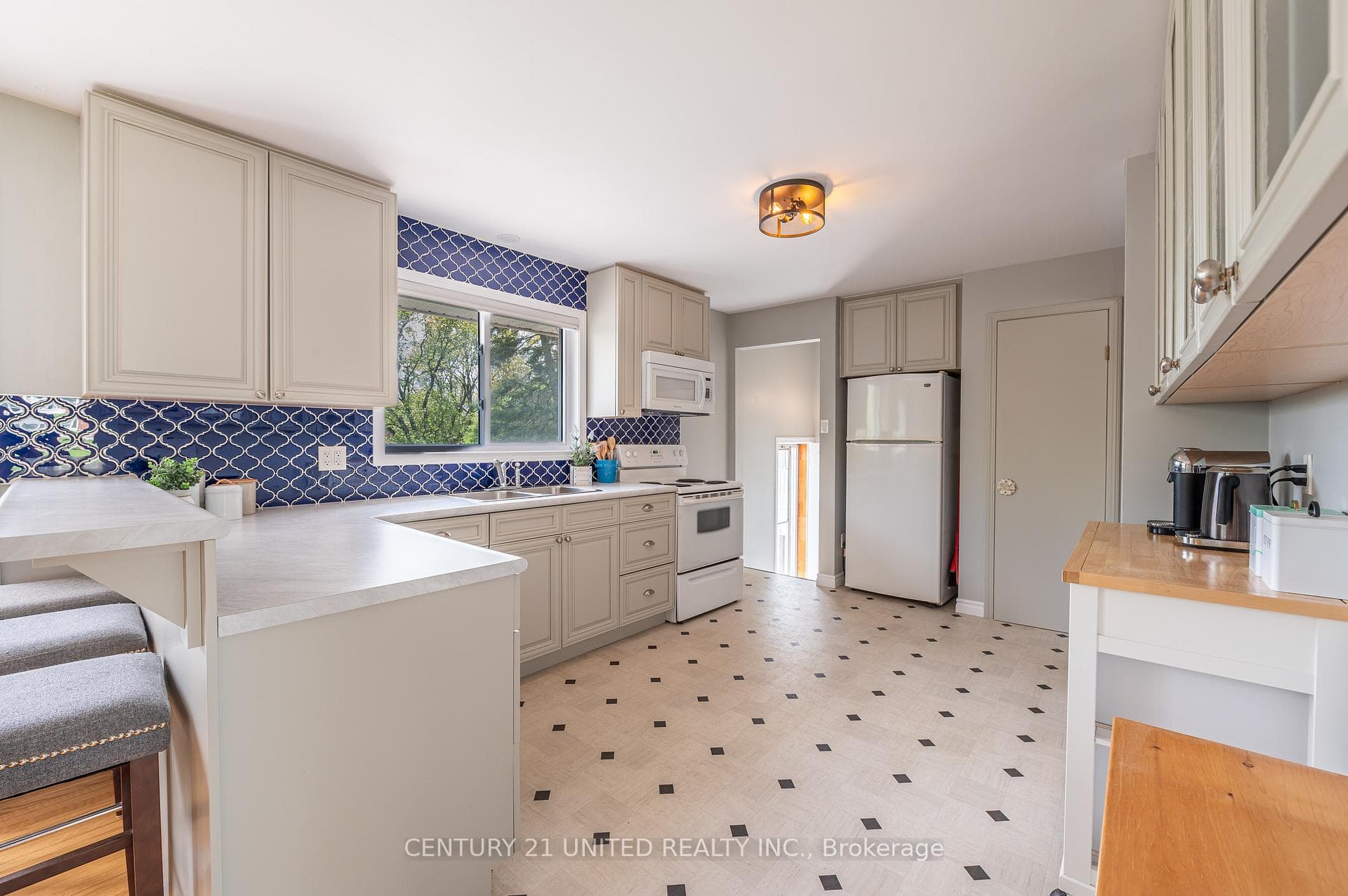 329 Plati Avenue photo 24