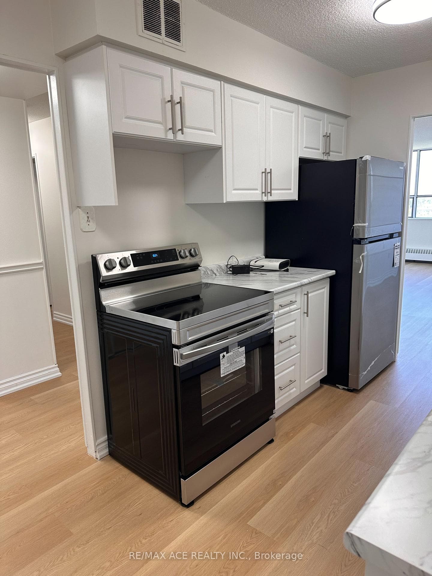 25 Sunrise Avenue Unit 506 photo 21
