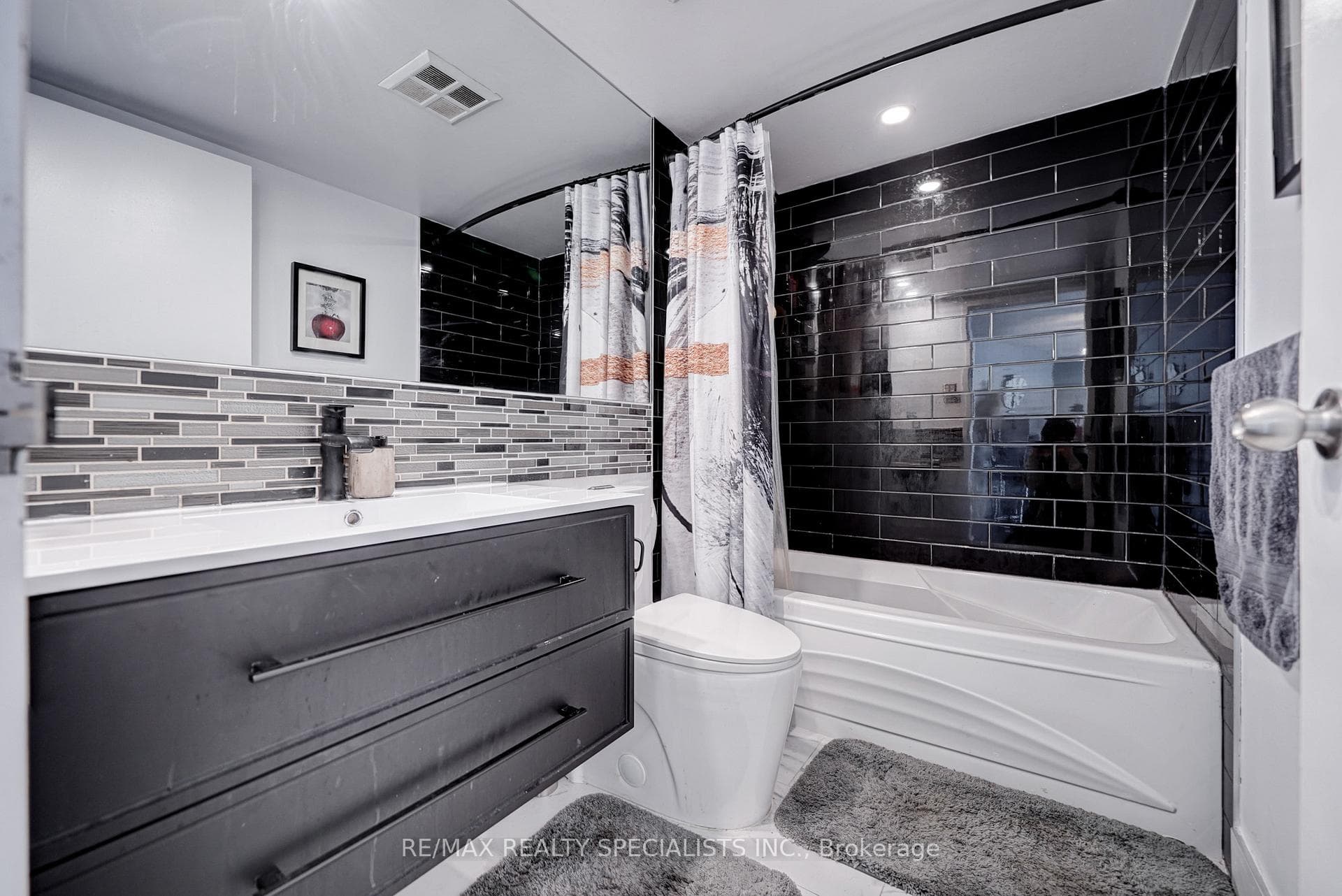 260 Queens Quay Unit 3007 photo 33