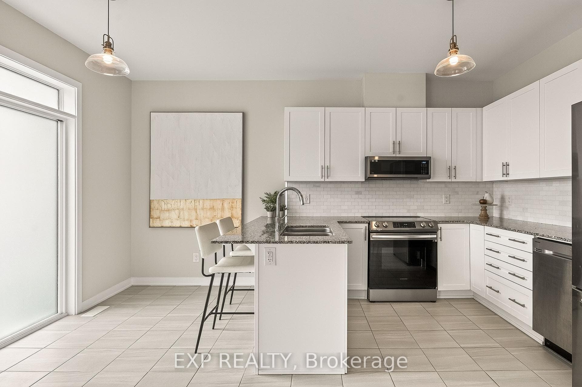 909 Lesage Way photo 15