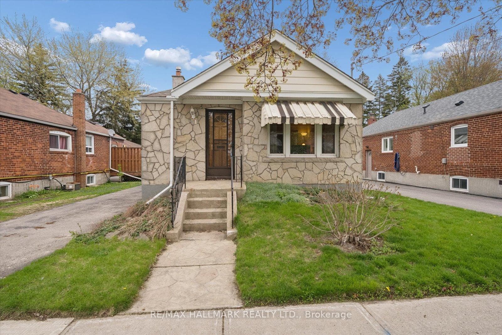 51 Bertha Avenue photo 1
