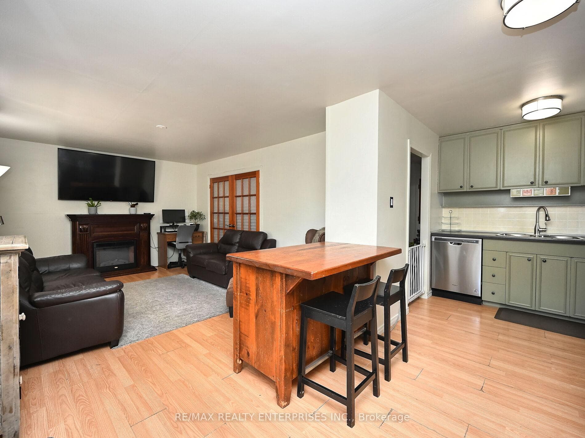 13 Avon Park Drive photo 9