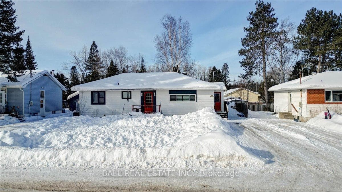 20 Great Oak Street photo 27