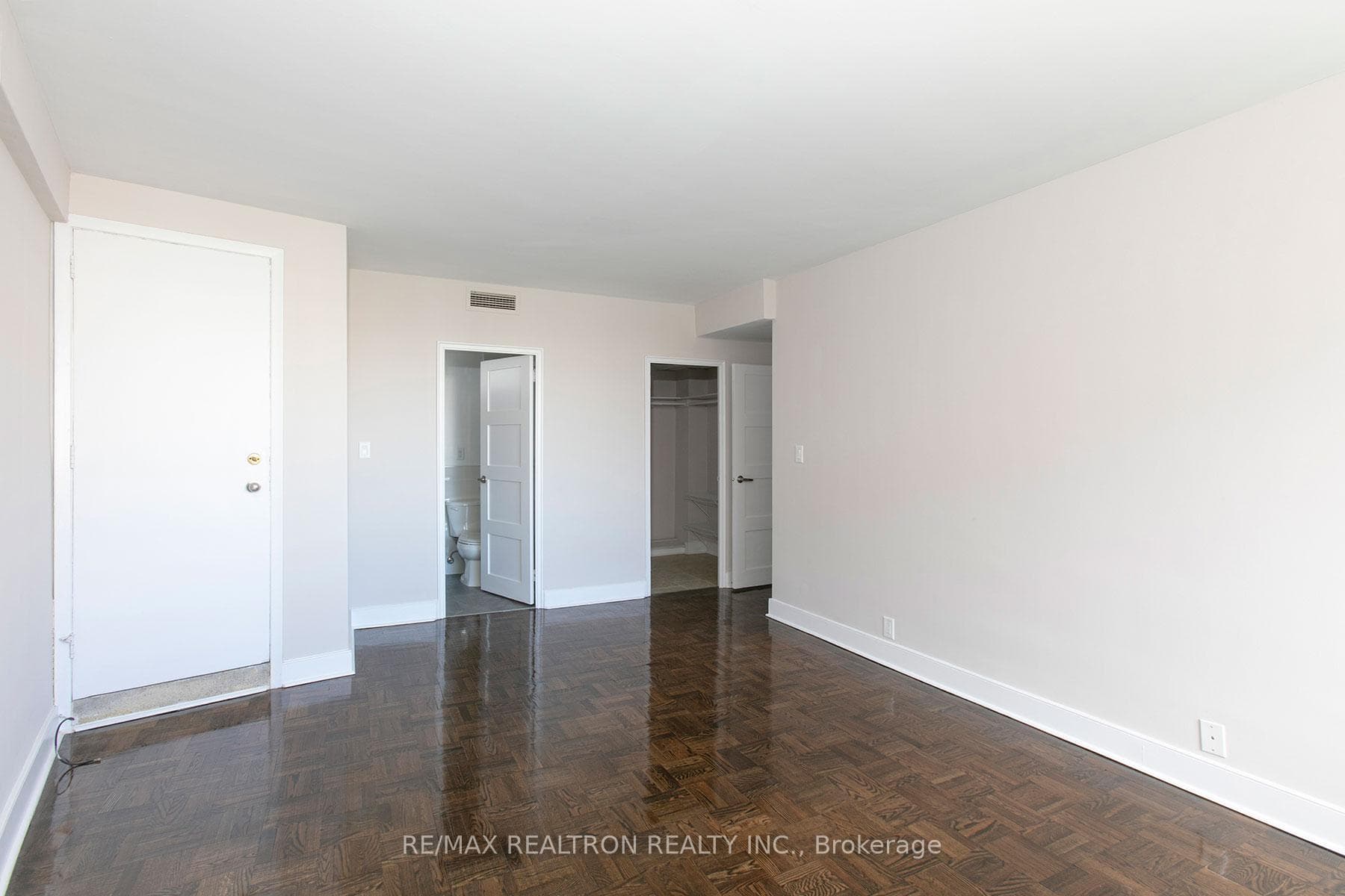 9 Deer Park Crescent Unit 1505 photo 6