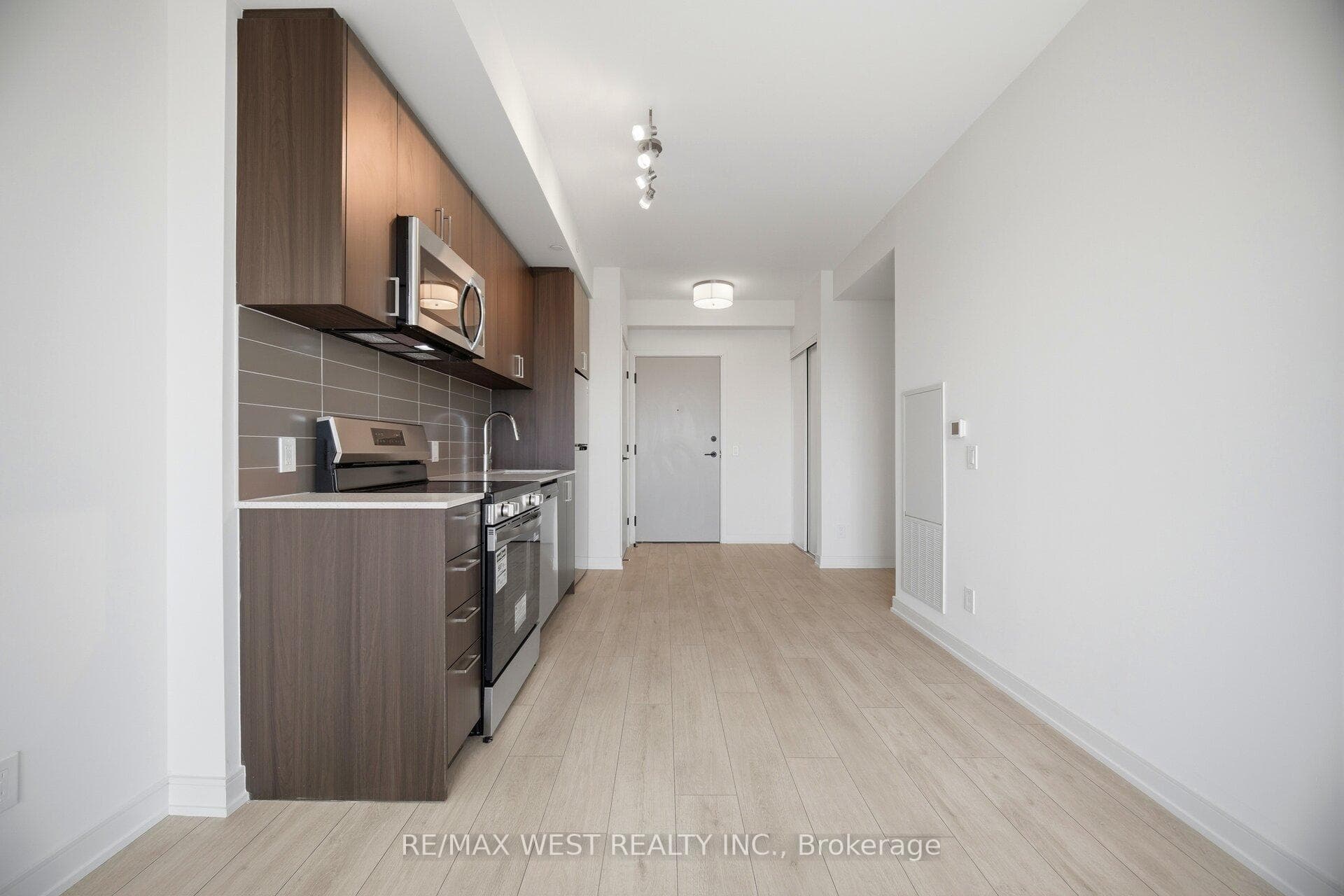8020 Derry Road N/A Unit 1306 photo 11