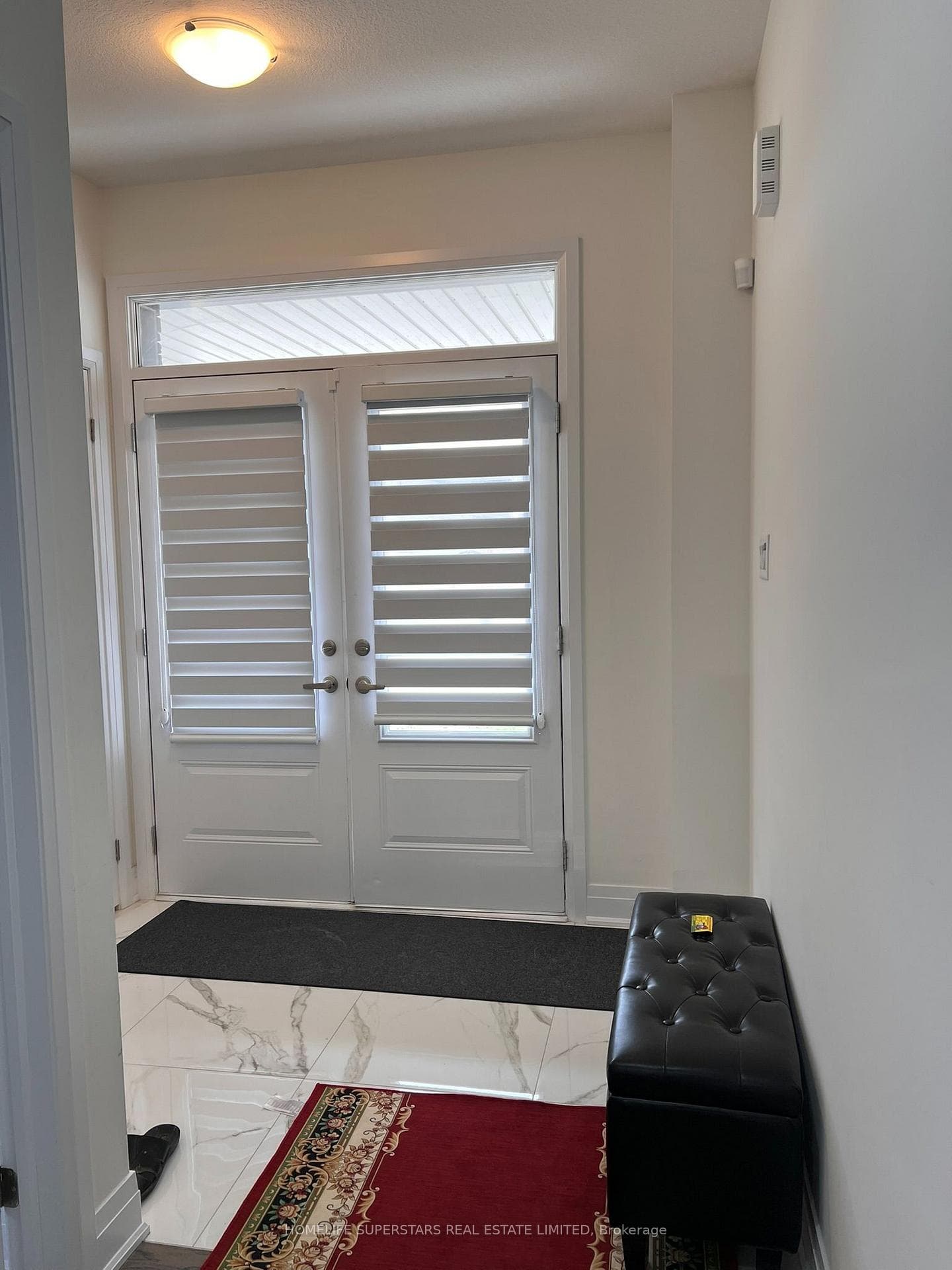 188 AVIRON Crescent photo 4