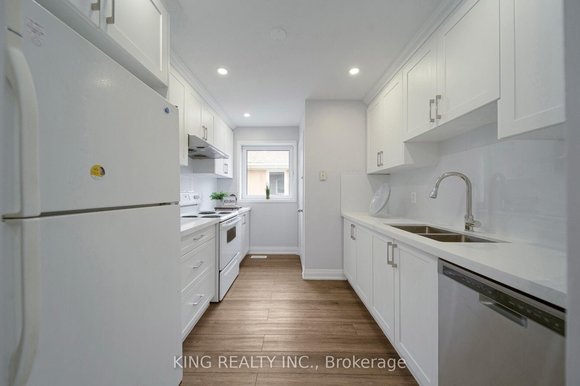 71 Mcmurchy Avenue photo 17