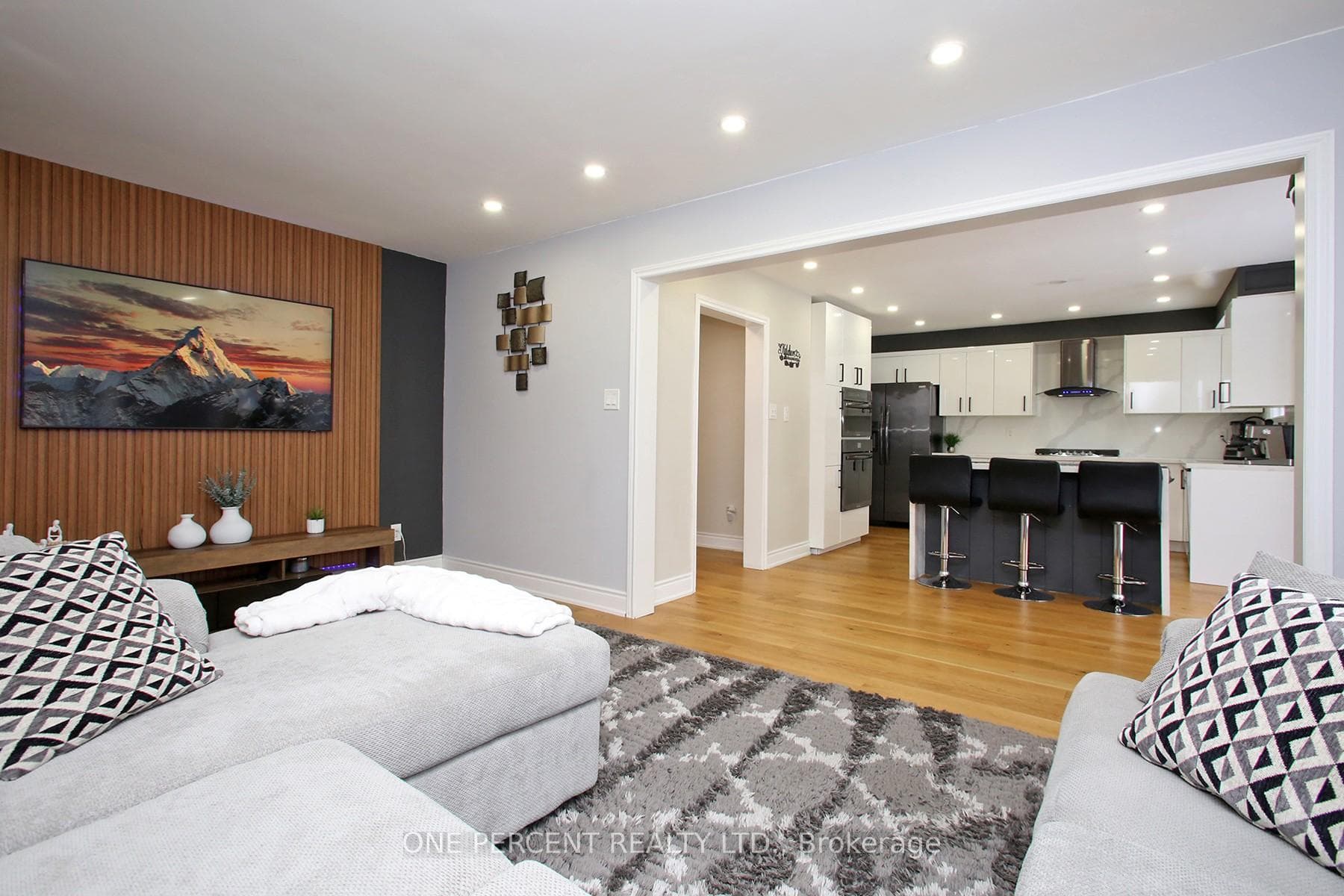 5 Watson Road photo 4