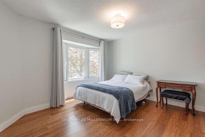 82 Leander Street photo 29