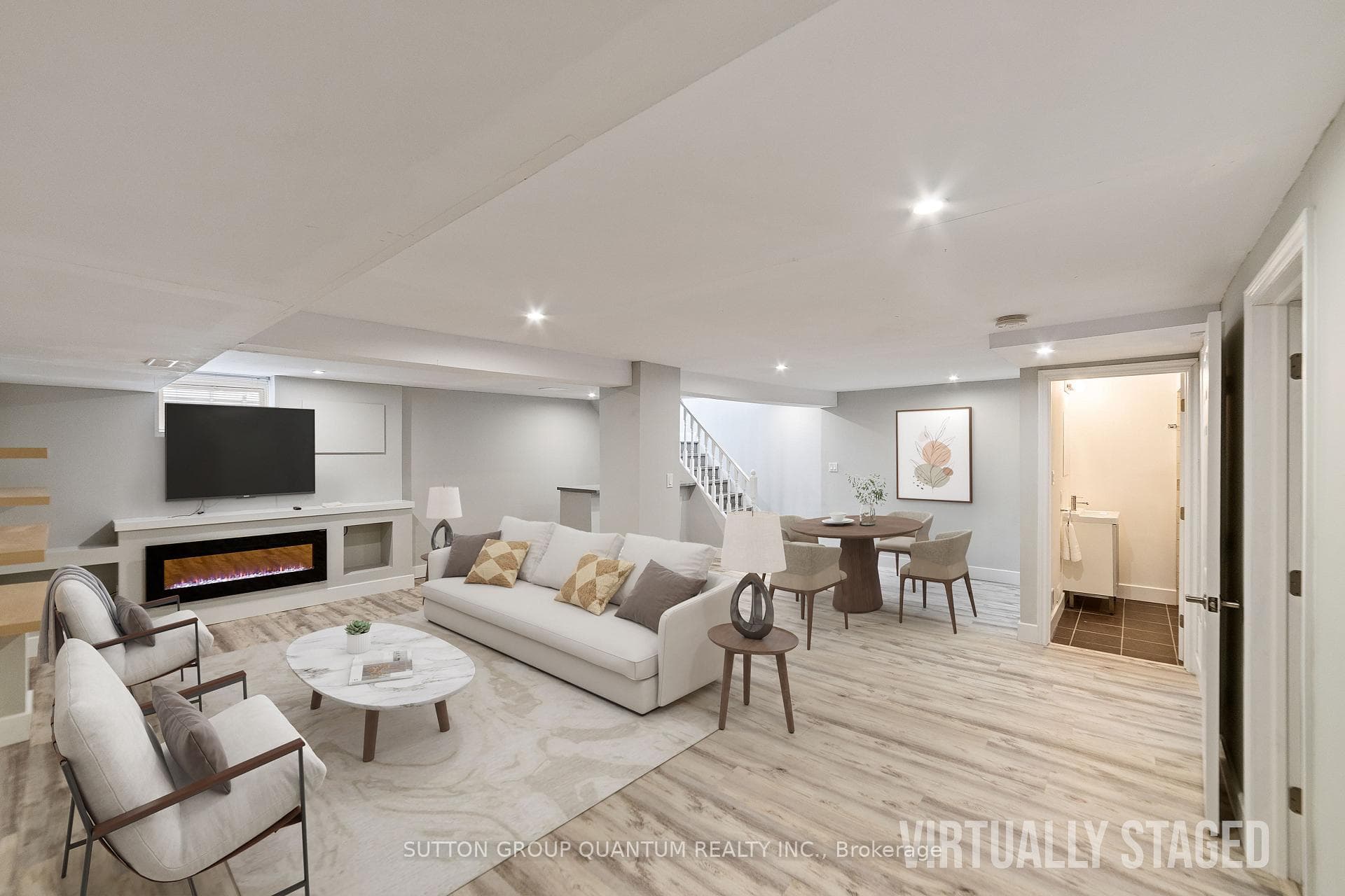 407 Queen Mary Drive photo 25