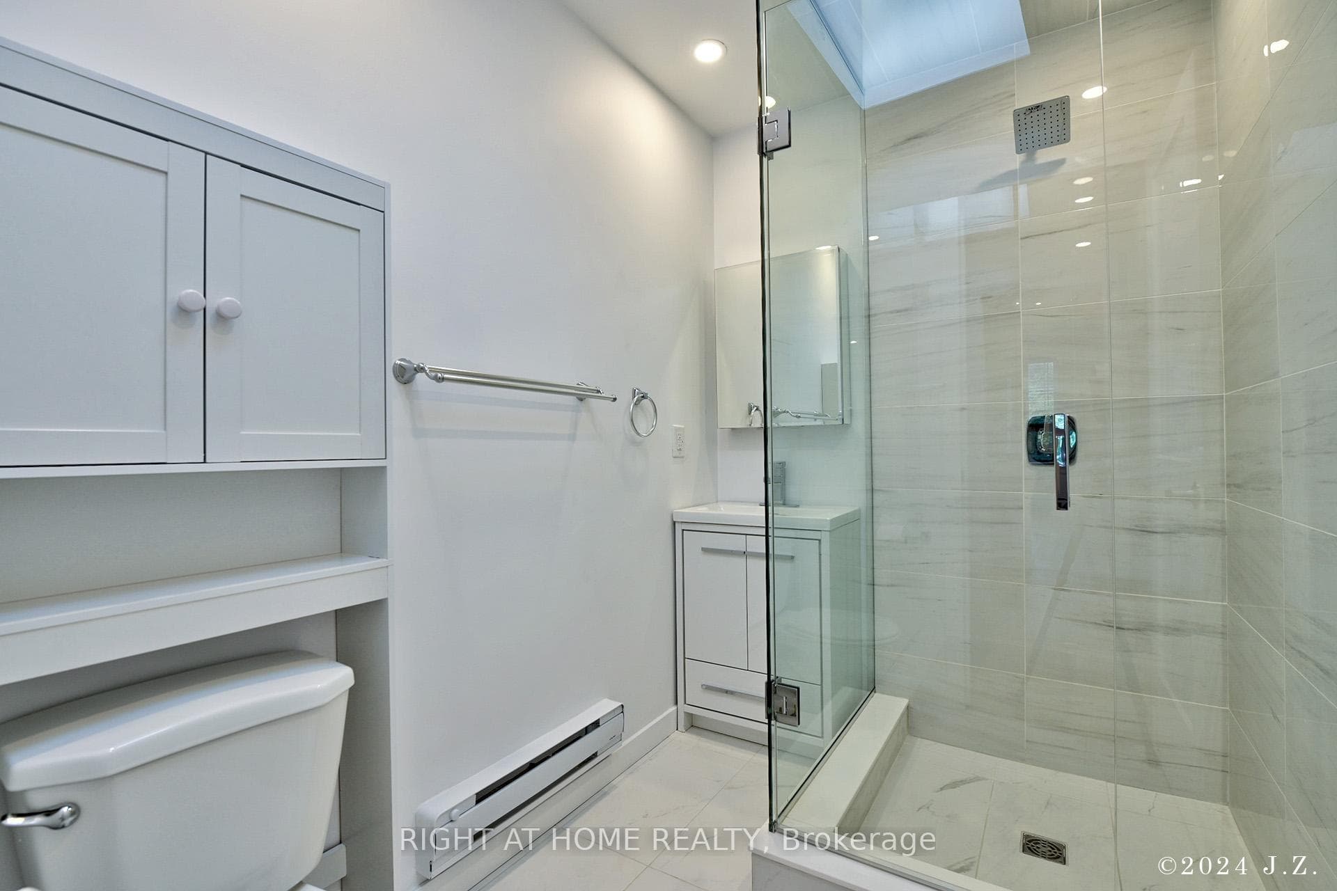 1703 Bayview Avenue Unit B photo 9