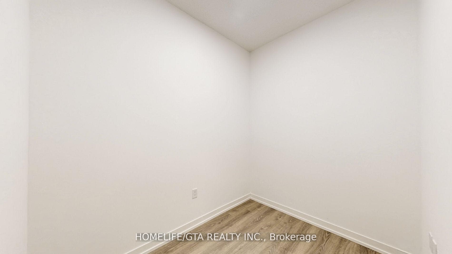 8 Interchange Way Unit 1015 photo 25