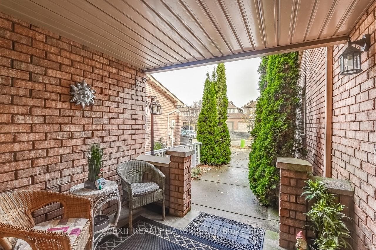 56 Hanton Crescent photo 6