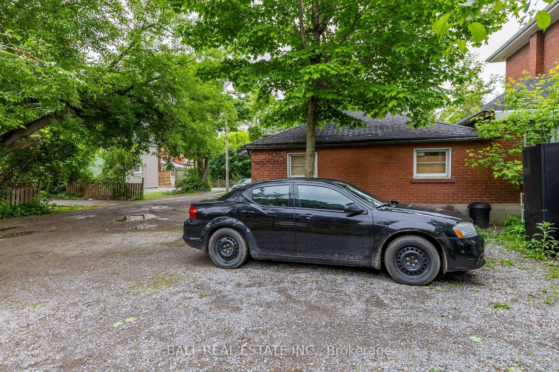 576 Bethune Street photo 46