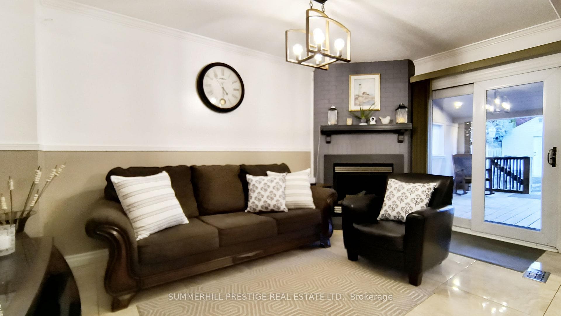 6 Gurr Crescent photo 14