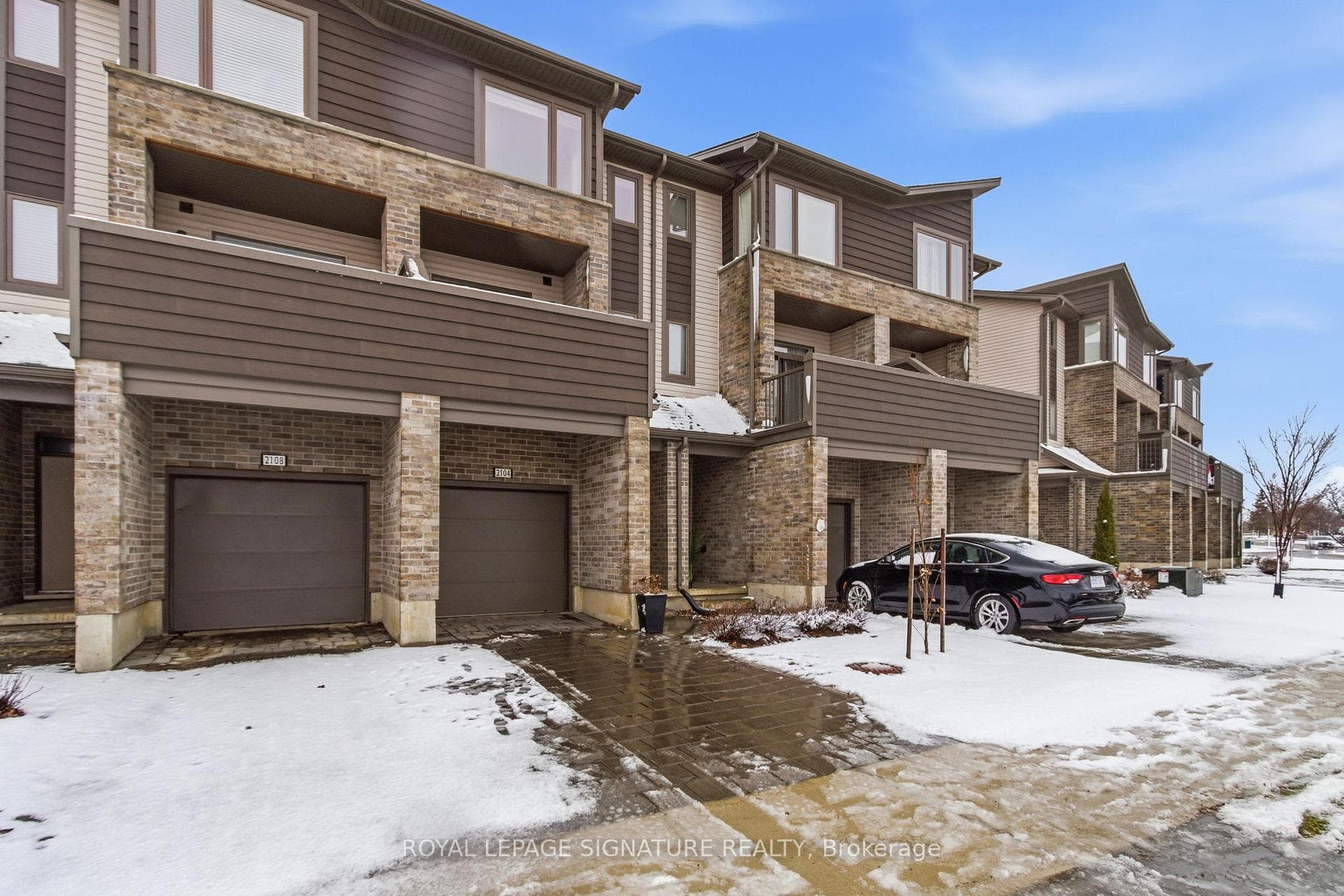 2104 Meadowgate Boulevard photo 2