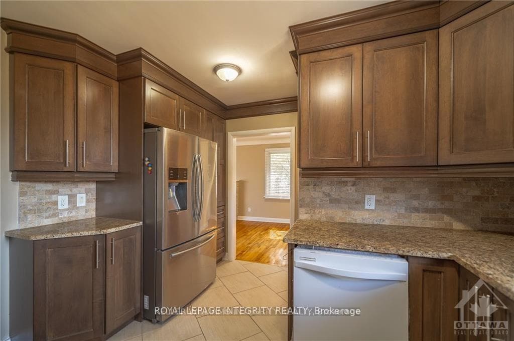 147 Oakridge Boulevard photo 5