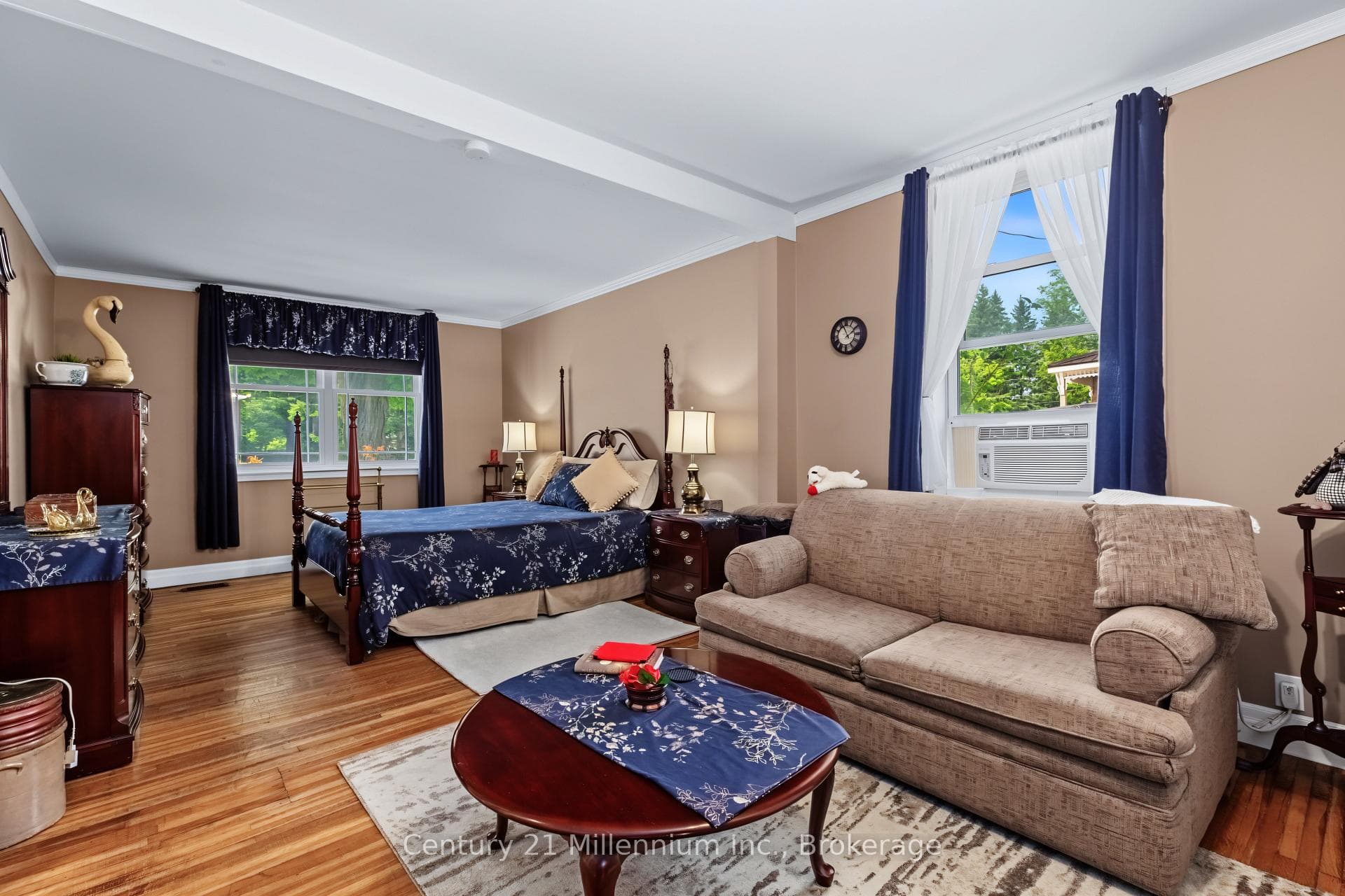 544 Louisa Street photo 18
