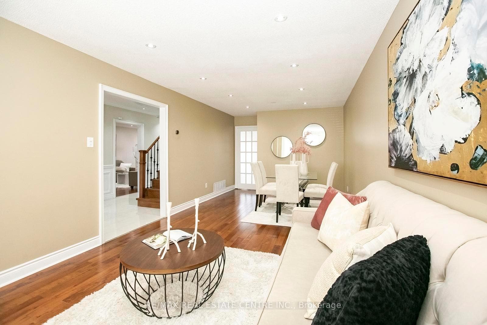 108 Moffatt Avenue photo 9