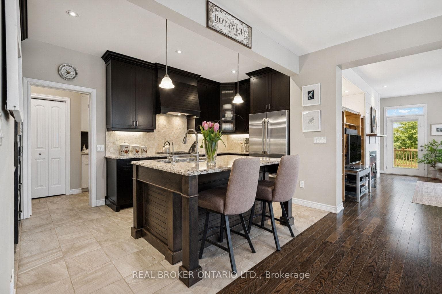 10 Chestnut Drive photo 8