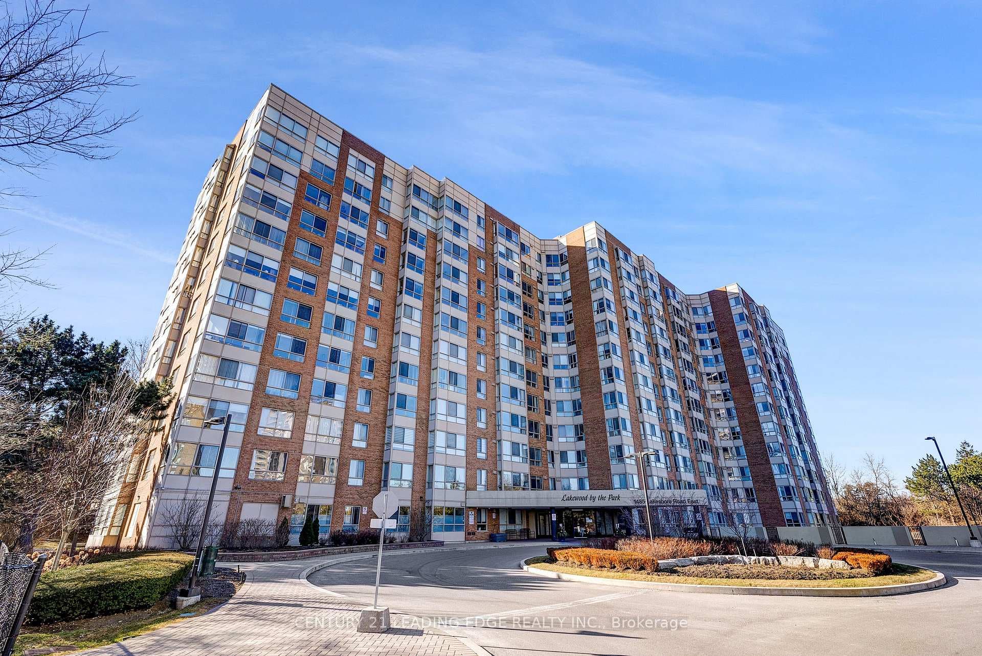 1485 Lakeshore Road Unit 115 photo 1