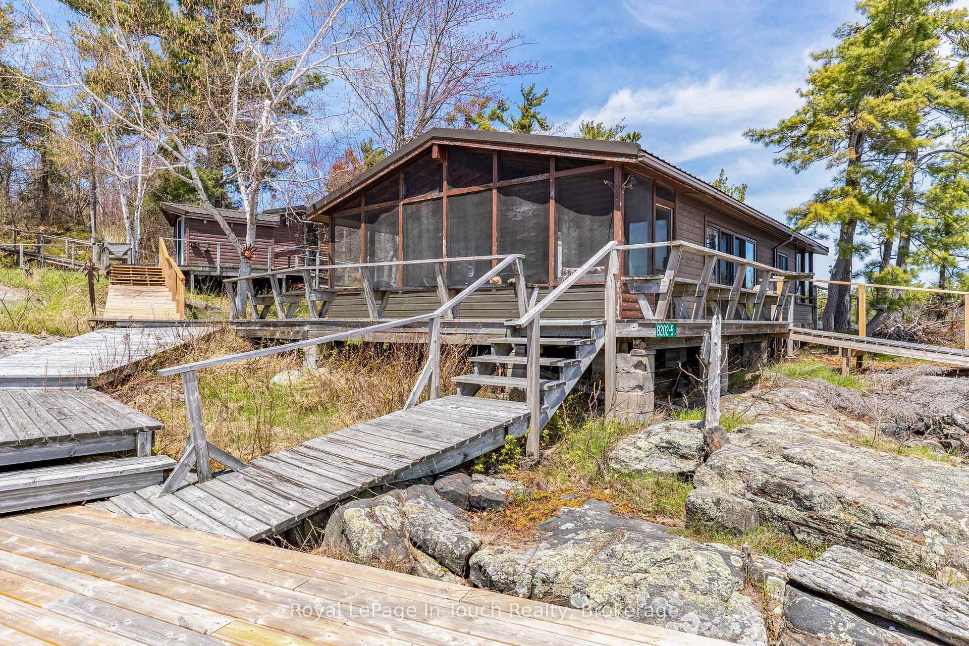 5 B202 Barnicke Island photo 4