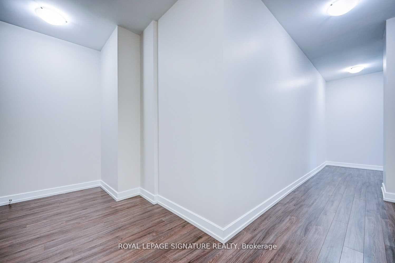 377 Madison Avenue Unit 319 photo 18
