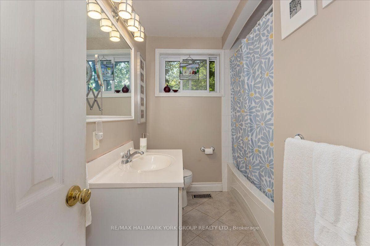 2 Corbett Crescent photo 13