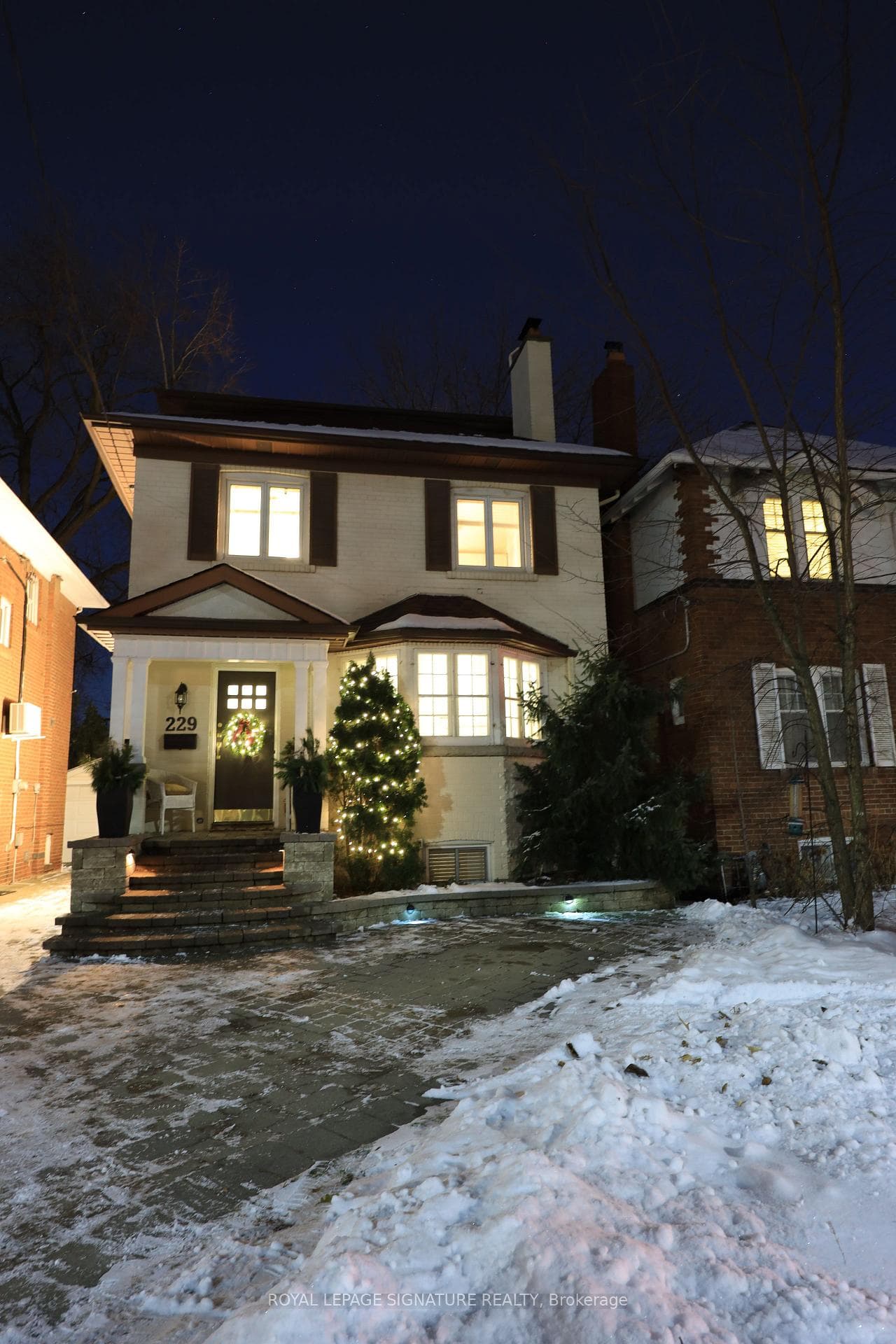 229 Glengrove Avenue photo 2