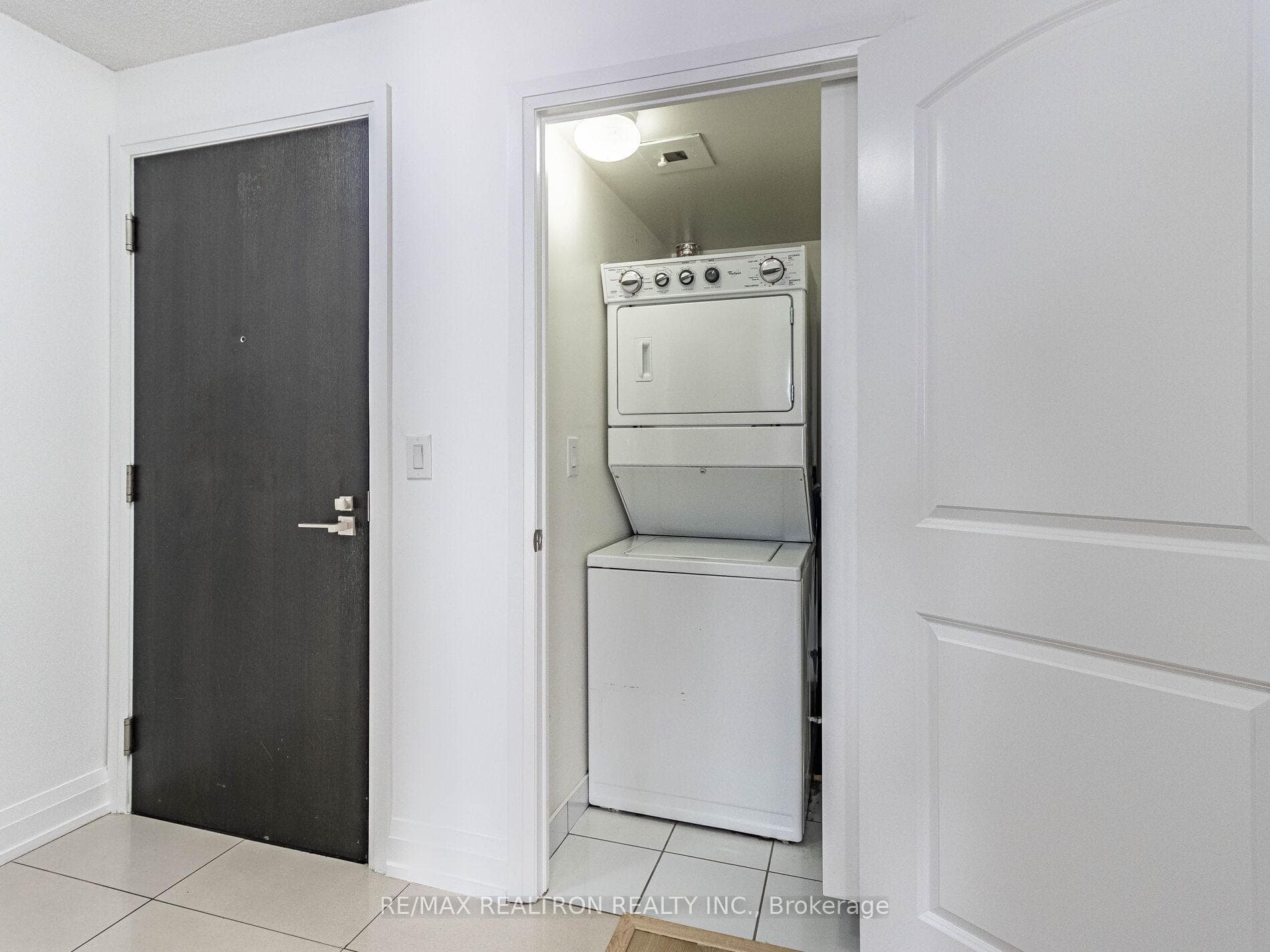 1070 Sheppard Avenue Unit 206 photo 35
