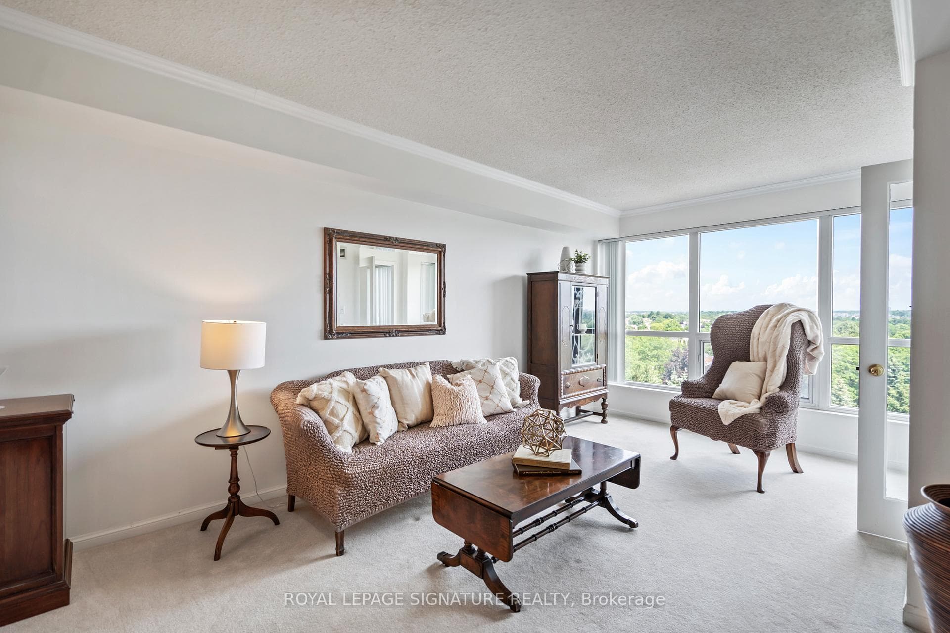 712 Rossland Road Unit 701 photo 16