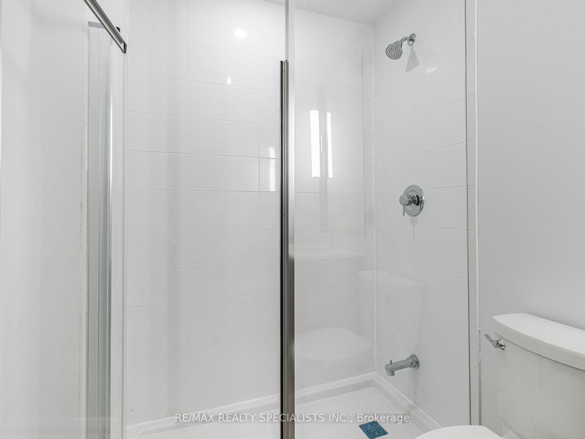 215 Veterans Drive Unit 810 photo 10