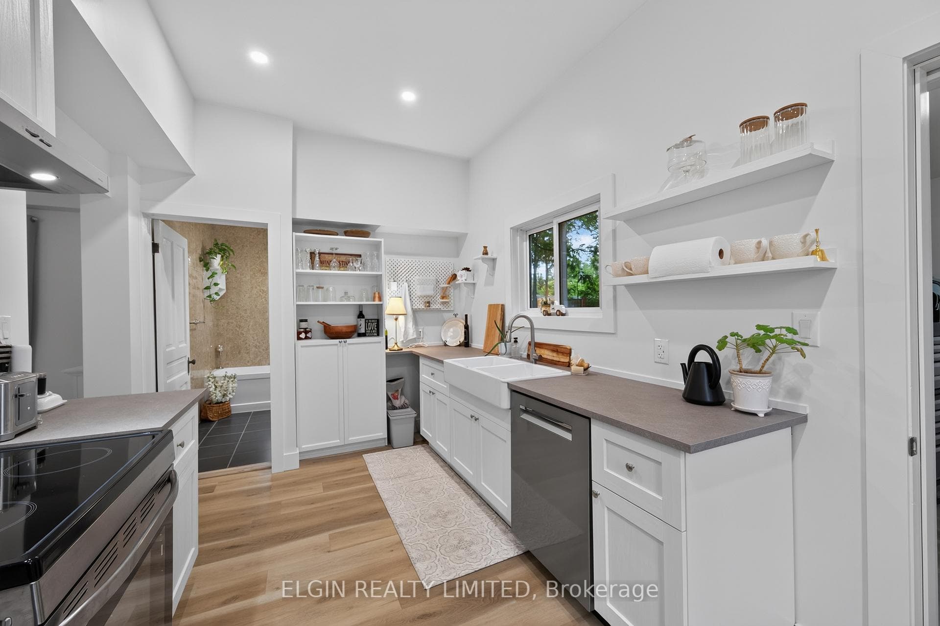 10622 Sunset Road photo 3
