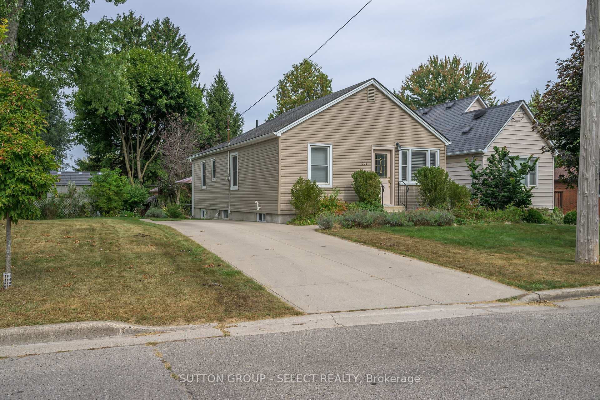 358 Dieppe Street photo 2