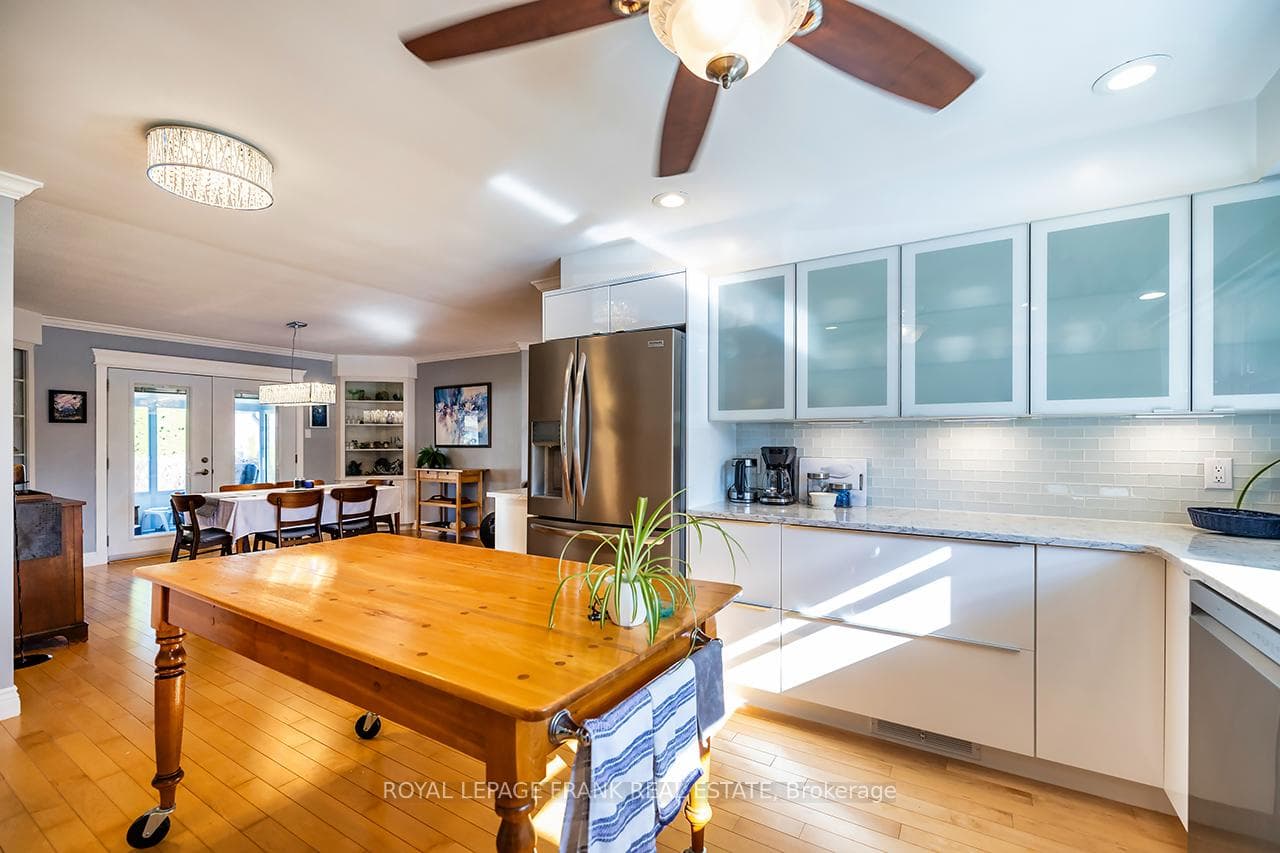 1695 Scugog Street photo 11