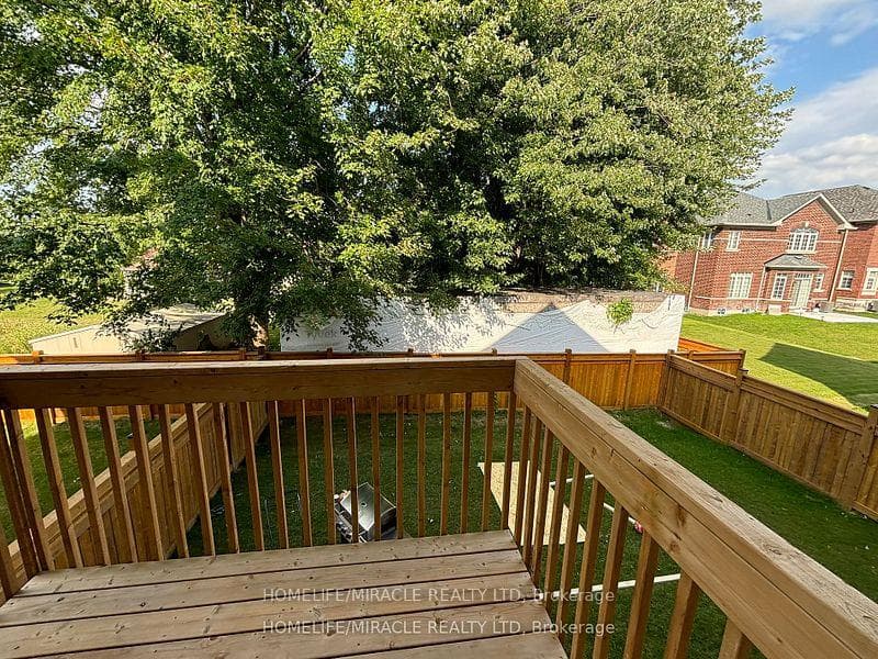 17 Rosewell Crescent photo 17