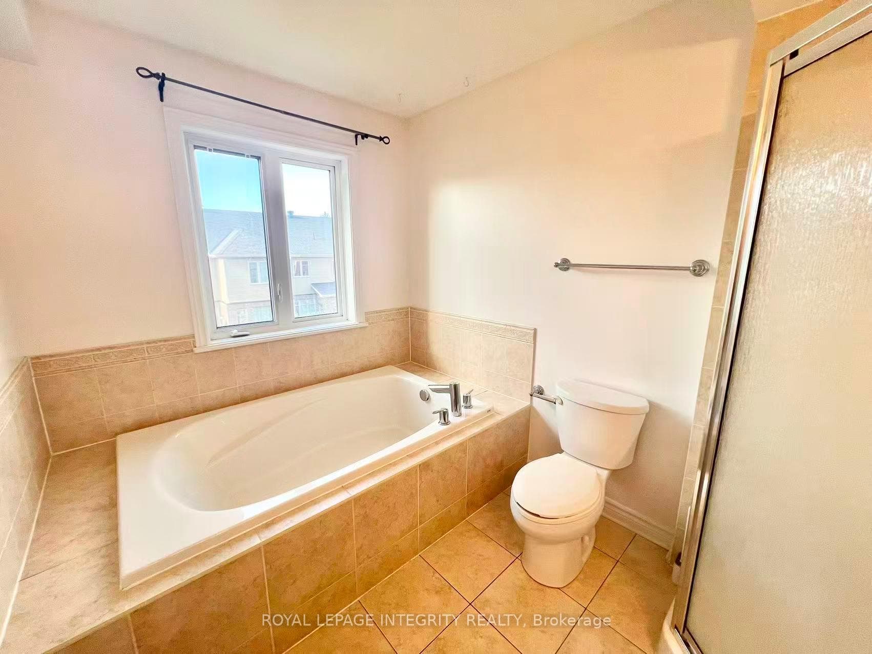 1029 Ottenbrite Crescent photo 20